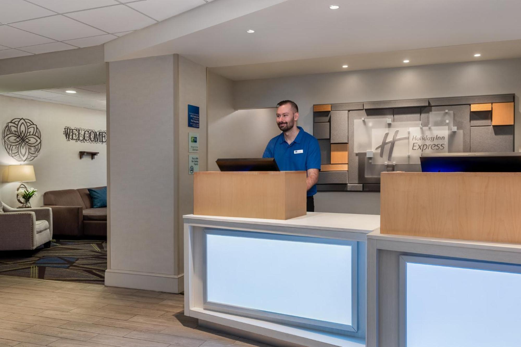 Holiday Inn Express Tallahassee By Ihg Exterior photo