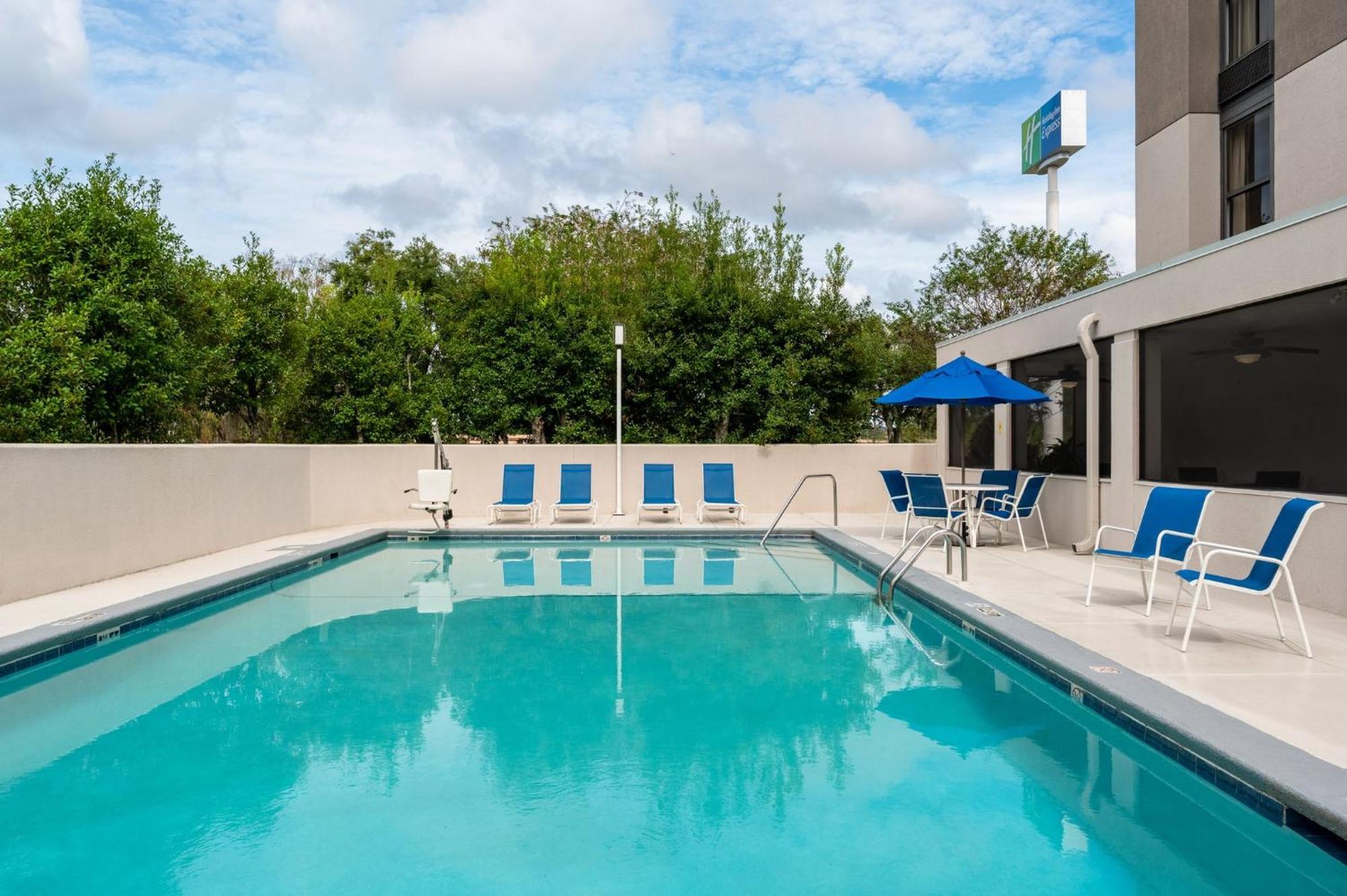 Holiday Inn Express Tallahassee By Ihg Exterior photo