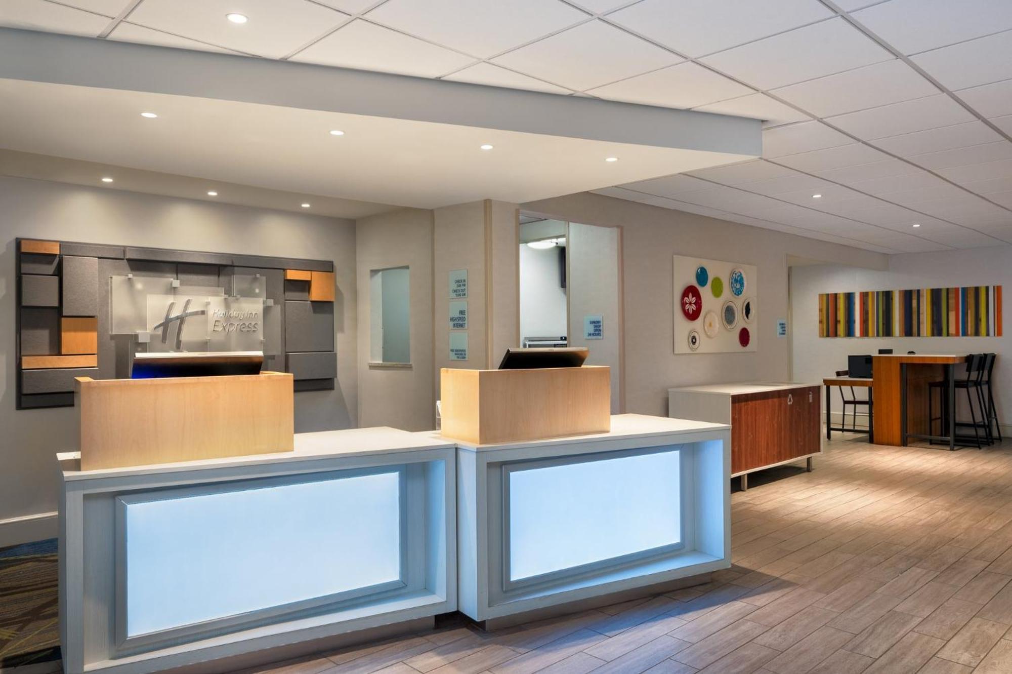 Holiday Inn Express Tallahassee By Ihg Exterior photo